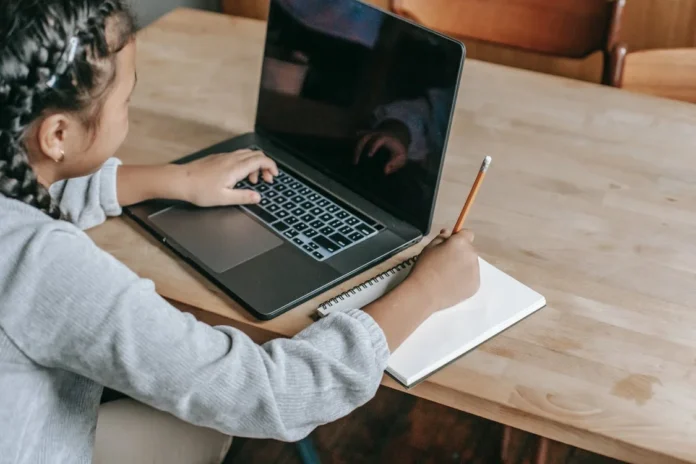 Pakistan Government Mulls Implementing Nationwide Distance Learning and Work-from-home