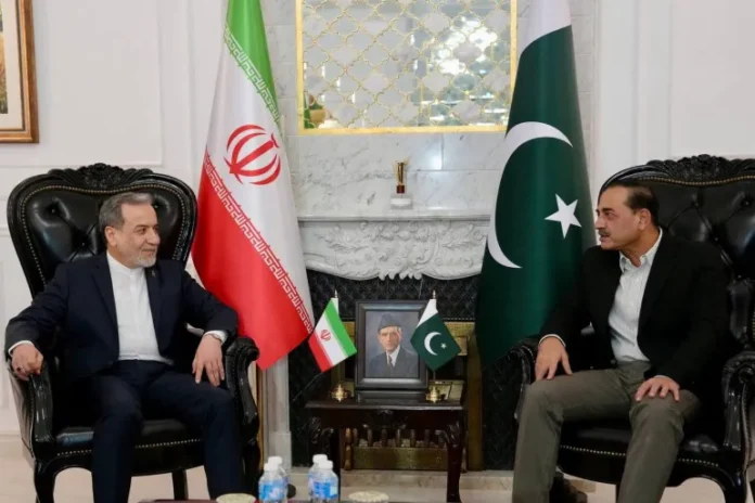 Iran Seeks Global Pact for Strait of Hormuz Stability Without Nuclear Link